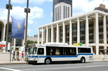 Major order for 500 hybrid urban buses in USA