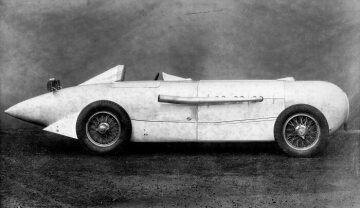 Mercedes-Benz SSKL racing sports car with streamlined body. (Avus race in Berlin, 22.05.1932).