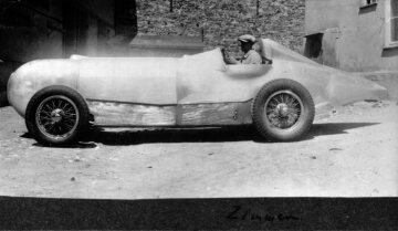 Willy Zimmer auf Mercedes-Benz SSKL Rennsportwagen mit Stromlinienkarosserie. (Avus-Rennen in Berlin, 22.05.1932).