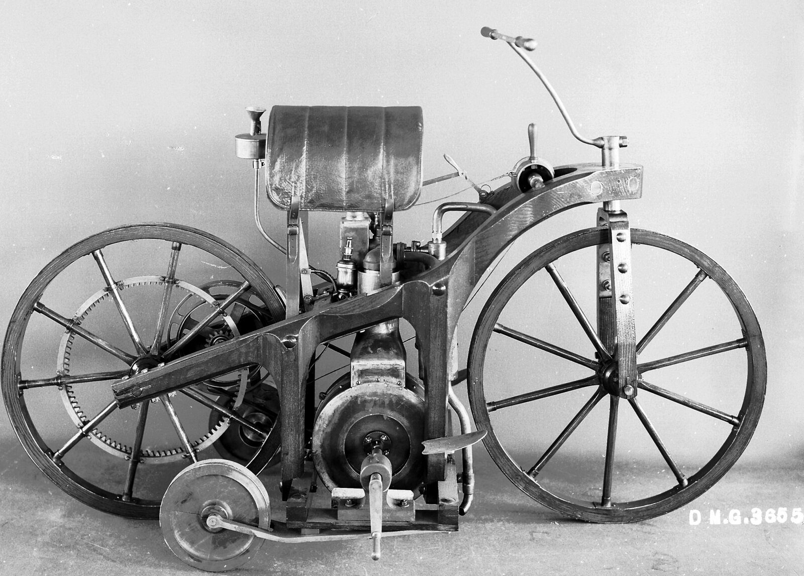 PKW2011 Daimler Reitwagen, 1885