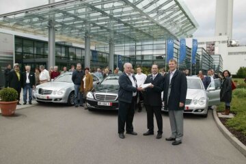 Mercedes-Benz E-Class Saloon, 211 series, S-Class, 221 series, taxi version Austria, 2007. Taxi customers from Austria collected 60 new Mercedes-Benz taxis from the customer centre in Sindelfingen, mostly Mercedes-Benz E-Class models.