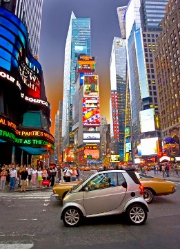 smart fortwo cabrio, smart in USA, New York, downtown, Times Square.