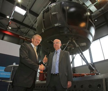 Dr Thomas Weber, Daimler Board of Management member with responsibility for Group Research and Head of Mercedes-Benz Cars Development, and Prof. Dr Peter Frankenberg, Minister of Science, Research and the Arts for the German state of Baden-Württemberg, during the opening ceremony of the new driving simulator in Sindelfingen.