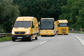 Mercedes-Benz Safety Technology:
Lkw, Omnibusse und Transporter: Neue Technik soll Unfallzahlen halbieren.
Safety Vehicle (Safetycar), Actros, Travego und Sprinter