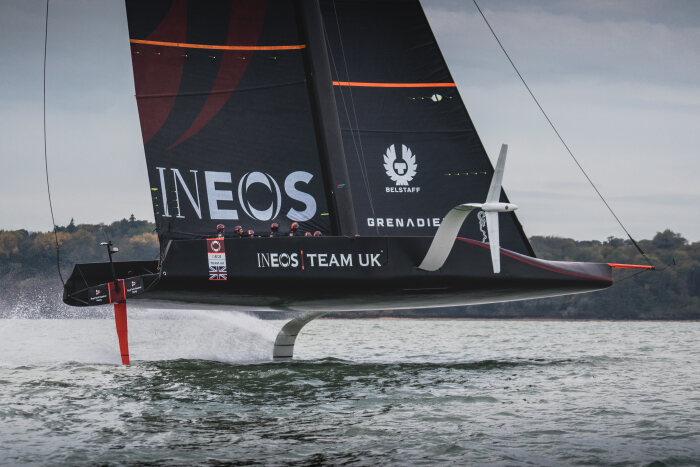 M224287 Mercedes-AMG Petronas Motorsport announces performance partnership with INEOS sailing and cycling teams