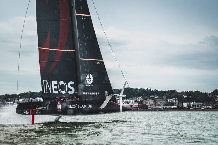 M224288 Mercedes-AMG Petronas Motorsport announces performance partnership with INEOS sailing and cycling teams