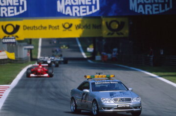 Formel 1, Grand Prix Italien 2000, Monza, 10.09.2000 F1 Safety Car, Mercedes-Benz CL 55 AMG Sieger Michael Schumacher, Ferrari F1-2000