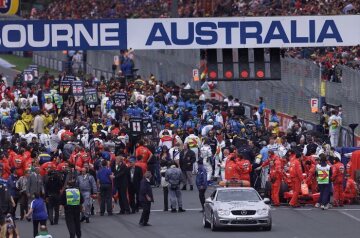 Formel 1, Grand Prix Australien 2002, Melbourne, 03.03.2002 Startaufstellung F1 Safety Car