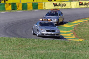 Formel 1, Grand Prix Brasilien 2002, Interlagos, 31.03.2002 F1 Safety Car Medical Car