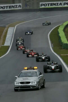 Formel 1, Grand Prix Brasilien 2003, Interlagos, 06.04.2003 F1 Safety Car, Mercedes-Benz CLK 55 AMG Kimi Raikkonen, McLaren-Mercedes MP4-17D David Coulthard, McLaren-Mercedes MP4-17D