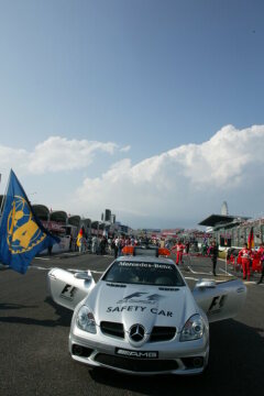 Formel 1, Grand Prix Japan 2004, Suzuka, 10.10.2004 Startaufstellung F1 Safety Car, Mercedes-Benz SLK 55 AMG