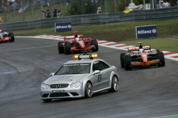 Formel 1, Grand Prix Europa 2007, Nuerburgring, 22.07.2007 2. Start F1 Safety Car, Mercedes-Benz CLK 63 AMG Markus Winkelhock, Spyker-Ferrari F8-VII Felipe Massa, Ferrari F2007