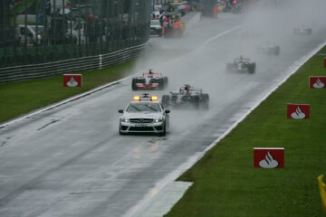 Formel 1, Grand Prix Italien 2008, Monza, 14.09.2008 Start hinter Safety Car F1 Safety Car, Mercedes-Benz SL 63 AMG Sieger Sebastian Vettel, Toro Rosso-Ferrari STR3 Heikki Kovalainen (2.), McLaren-Mercedes MP4-23 Mark Webber, Red Bull-Renault RB4 Nico Rosberg, Williams-Toyota FW30