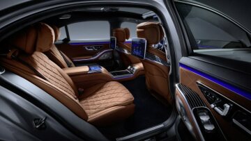 Mercedes-Benz S-Klasse, 2020, Studioaufnahme, Exterieur: Hightechsilber Interieur: Leder Nappa Sienabraun // Mercedes-Benz S-Class, 2020, studio shot, exterior: hightech silver, interior: leather siena brown