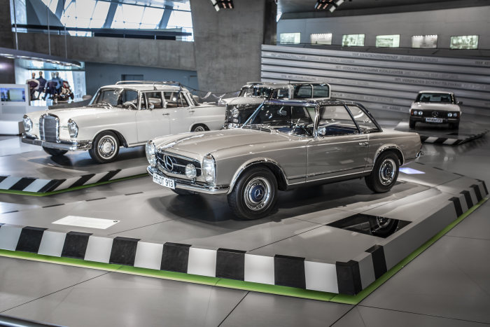 D583628 Mercedes-Benz Museum: Legend 5