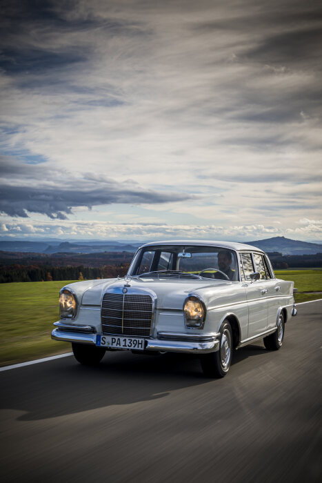 D694816 Mercedes-Benz 300 SE (W 112) - Press Test Drive S-Class